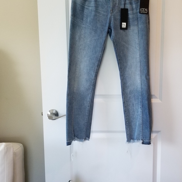 DL1961 Women's Smart Denim Mara Straight Ankle - Picture 2 of 3